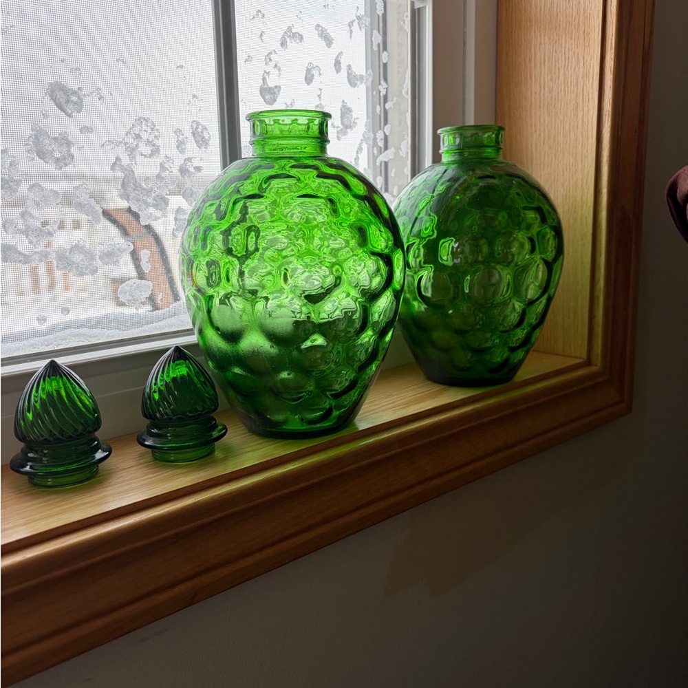 Vintage MCM Wheatonware Emerald Green Honeycomb Glass Decanter With Lid - Picture 3 of 4